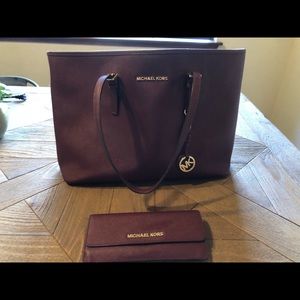 Michael Kors Jet Set Travel Large Tote w/ wallet